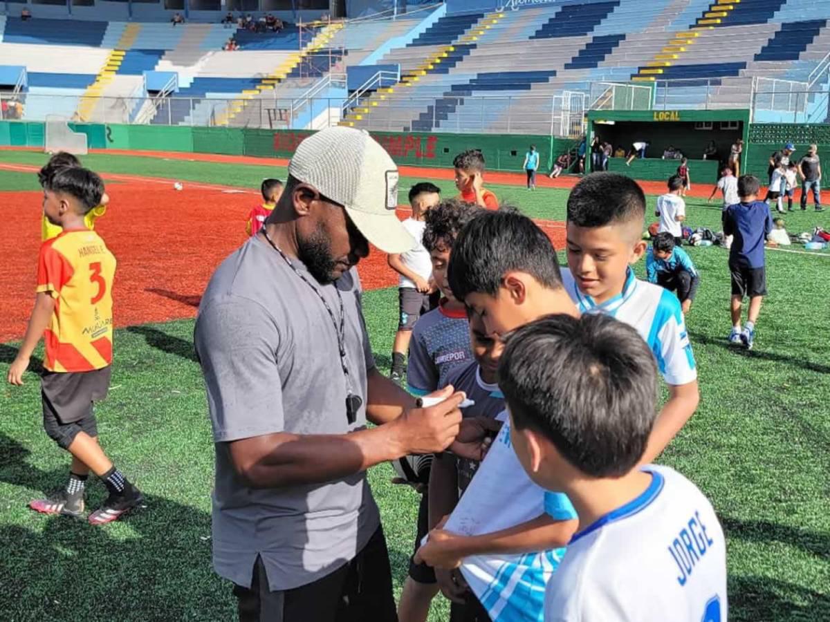 Político y con cargo en el gobierno: Nueva vida de Tyson Núñez tras retiro del fútbol profesional