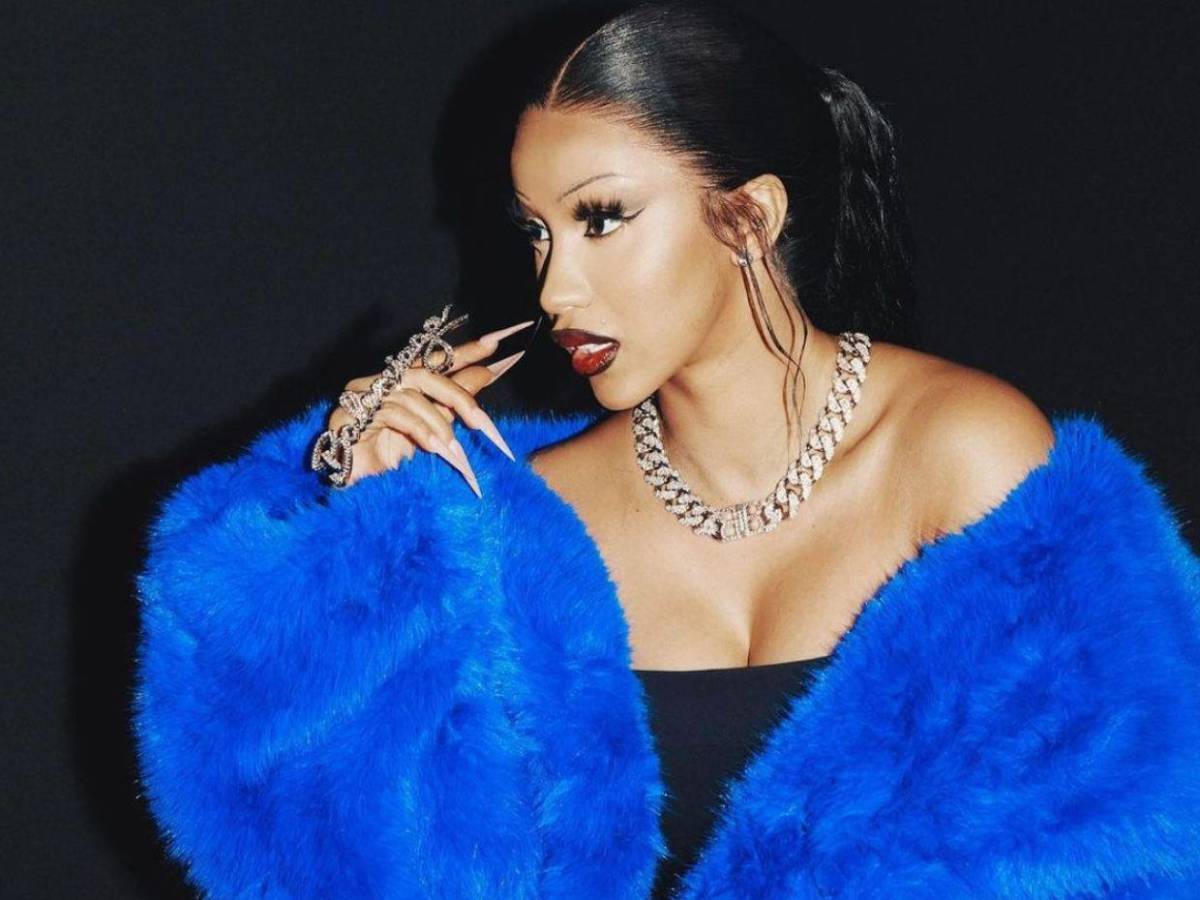 Cardi B confiesa el miedo que frena su próxima visita al quirófano