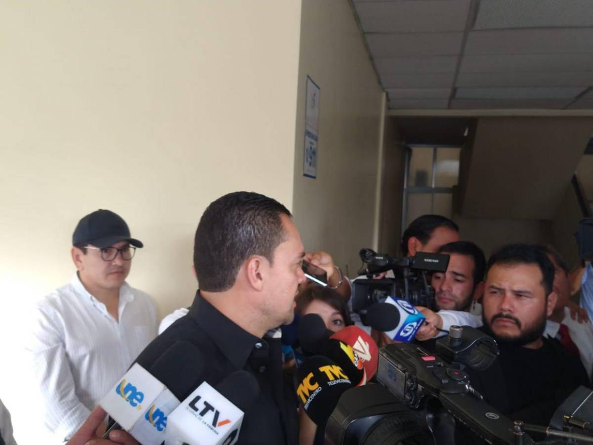 Así llegaron Nelson Márquez y otros señalados de fraude a la CSJ: “Es persecución”