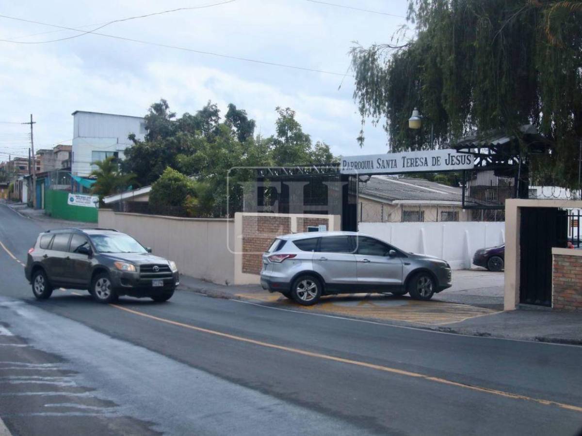 Entre lágrimas y flores, familiares despiden a la chef Sandra Díaz del Valle