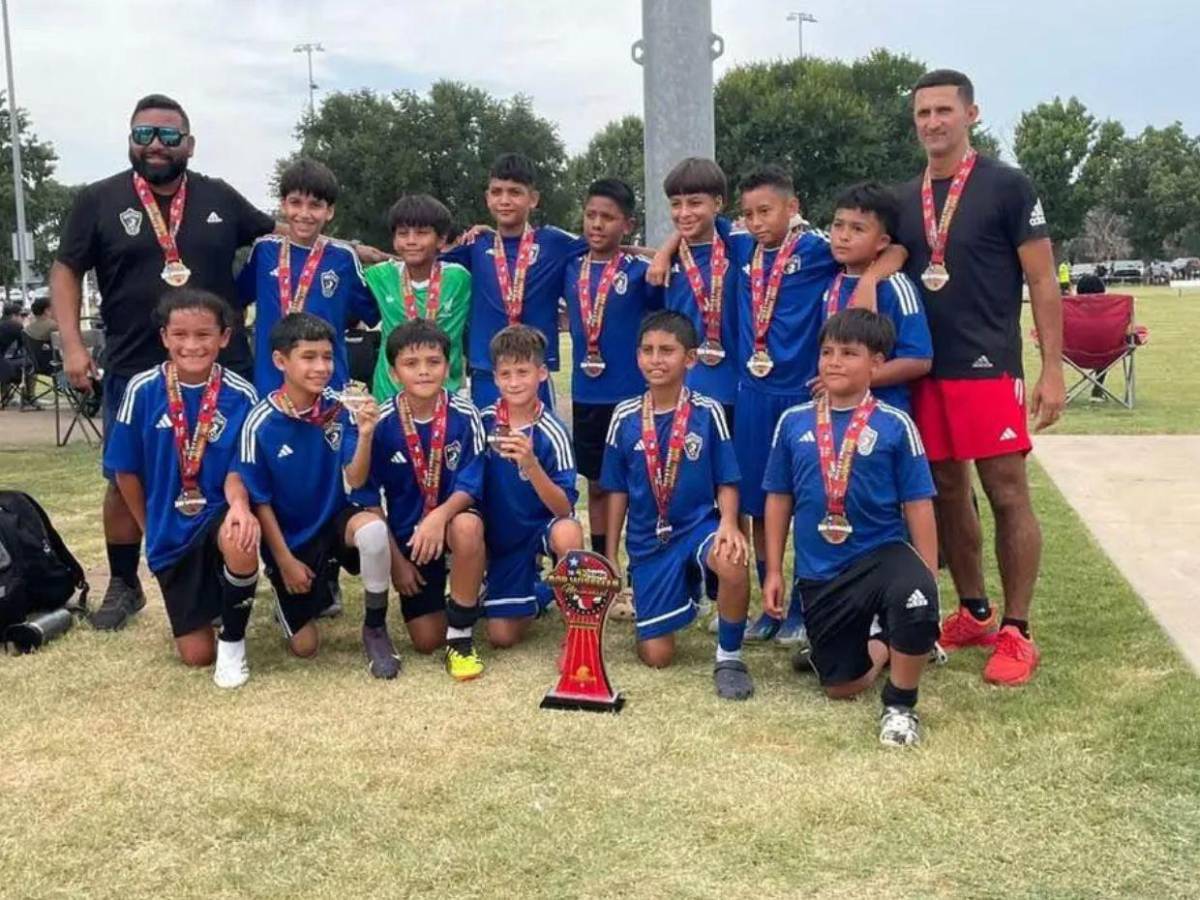 Exjugador de la Selección de Honduras sale adelante en EE UU con la construcción y el fútbol