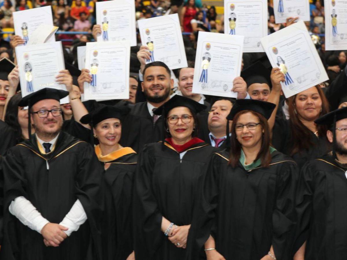 1,283 sueños cumplidos: UNAH celebra nueva graduación