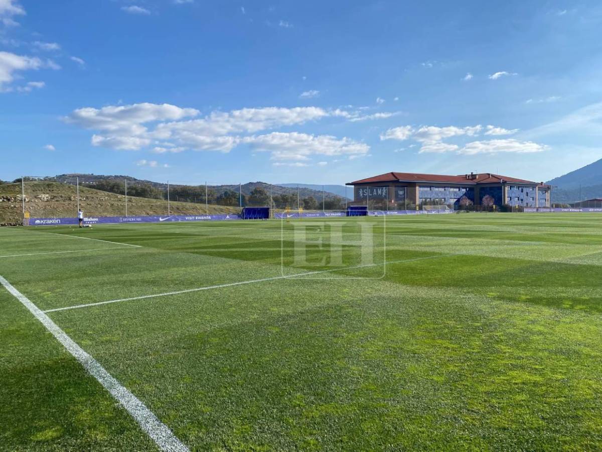 En cancha de gigante de España y el único jugador que faltó: El primer entreno de Honduras con nuevo DT