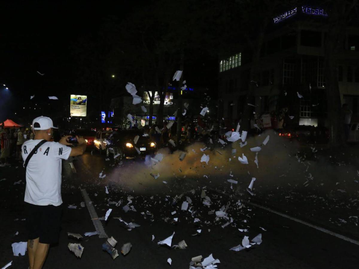 ¡Algarabía! Olimpistas celebran en las calles de San Pedro Sula la copa 39