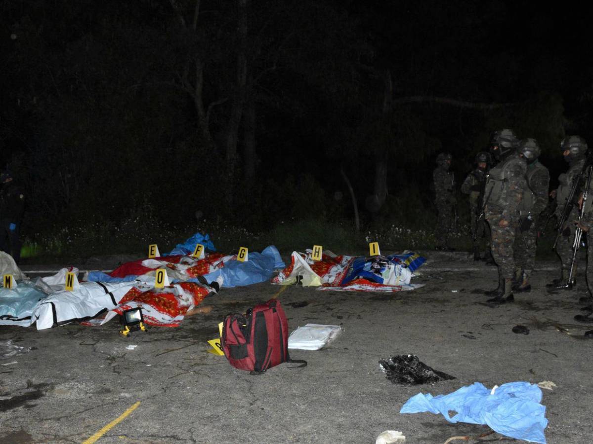 Las imágenes que dejó el fatal accidente de un bus en Guatemala que suma 15 muertes