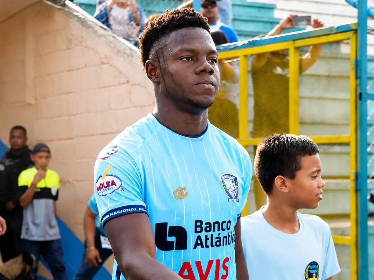 Olimpia amarra sus primeros fichajes, Motagua saca la chequera y Olancho comienza