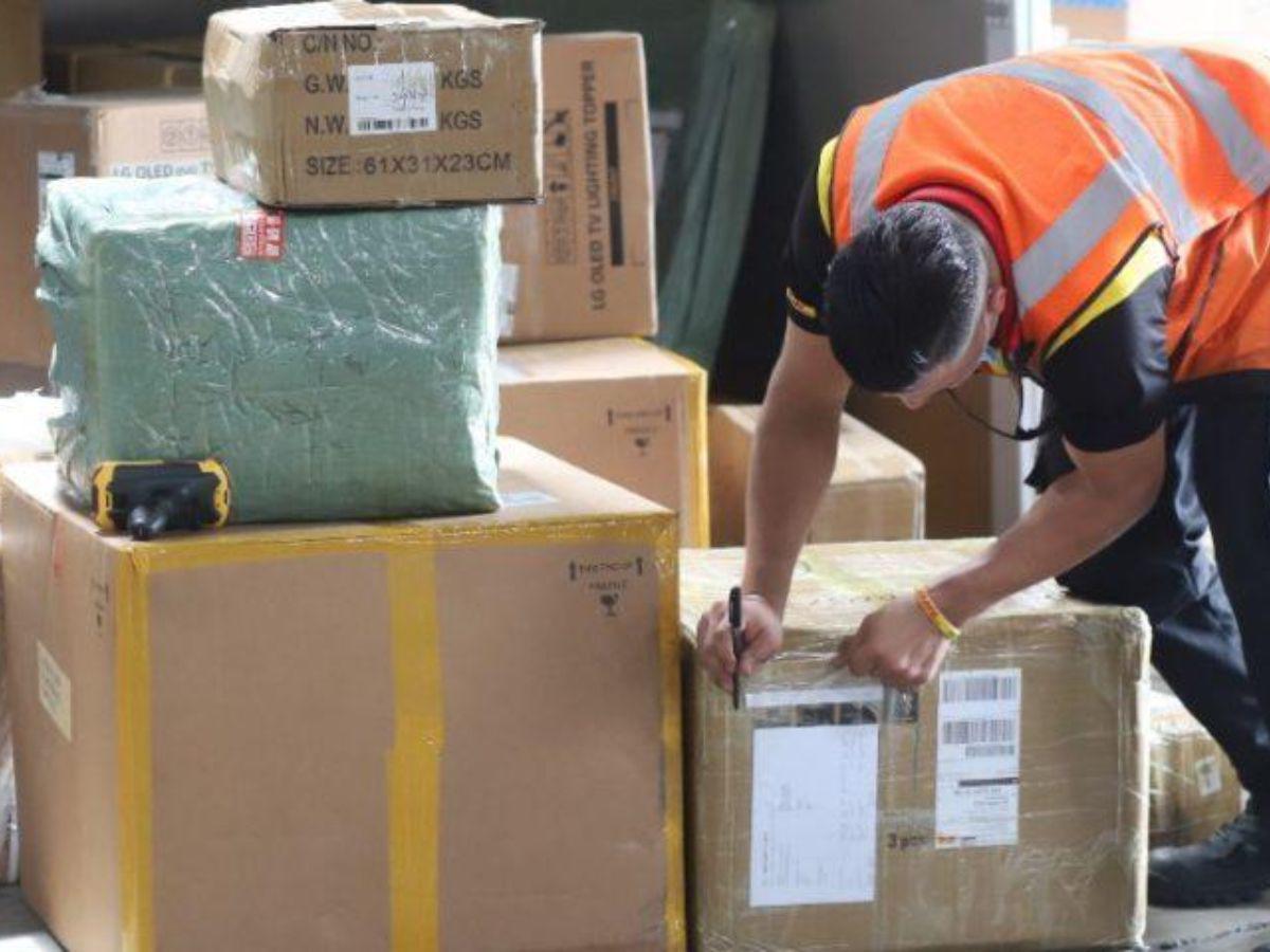 Hondureños en el exterior podrán enviar artículos libres de impuestos: ¿qué permite la nueva ley?