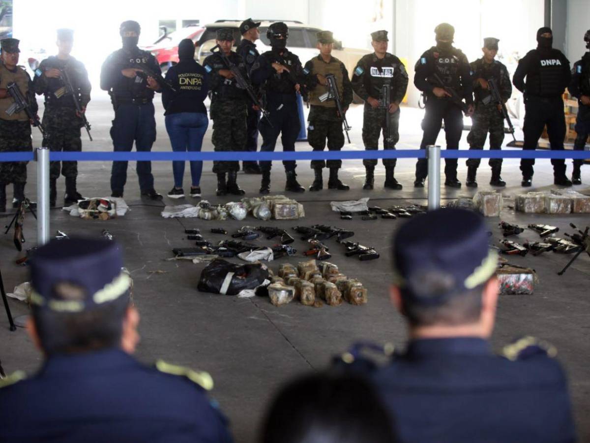 Incautan armas de alto calibre y municiones en operación marítima en Gracias a Dios Incautan armas de alto calibre y municiones en operación marítima en Gracias a Dios