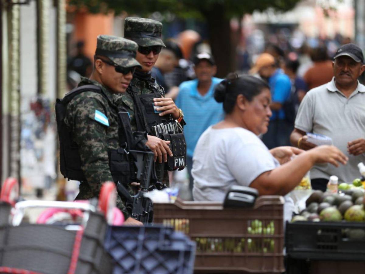 Repleto de militares: Así luce el centro de la capital previo a transición del CN
