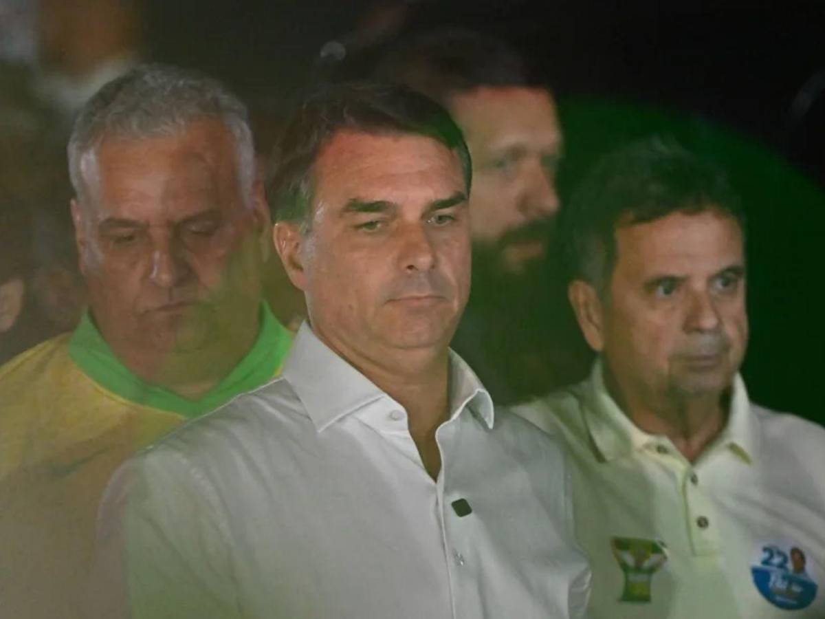 Flávio Bolsonaro, prófugo e investigado por lavado de dinero y fraude: ¿qué se sabe de su paradero?