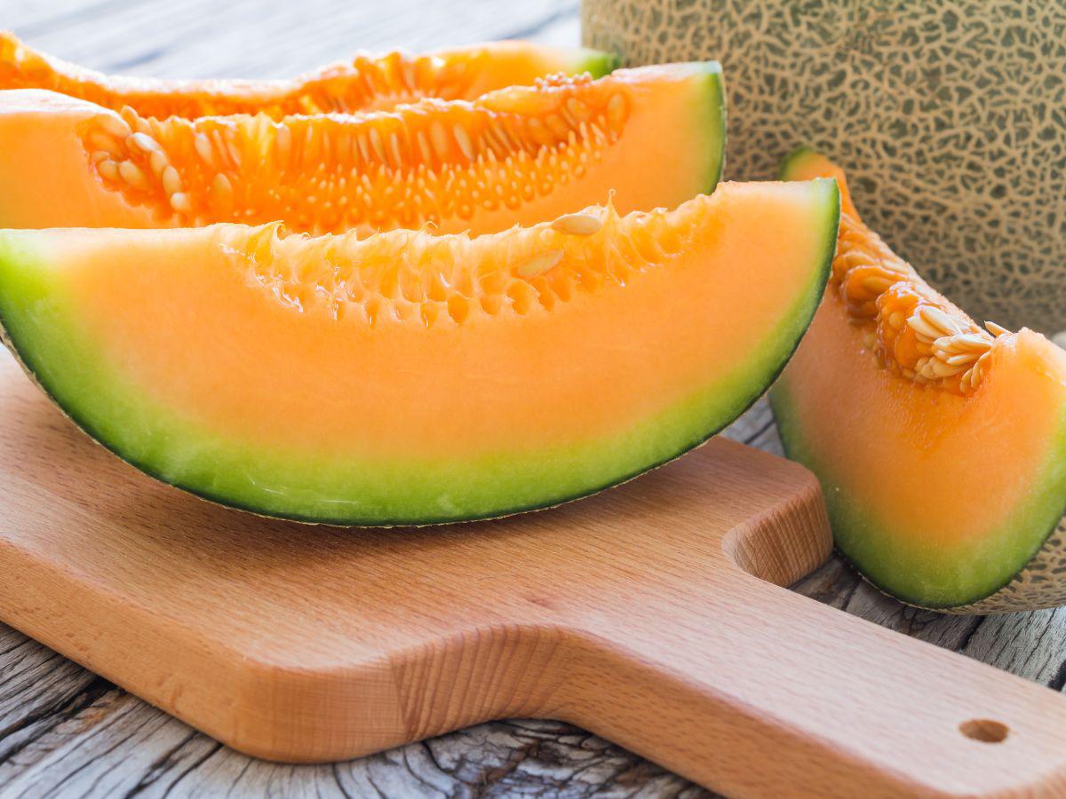 El melón es rico en vitamina A y C.