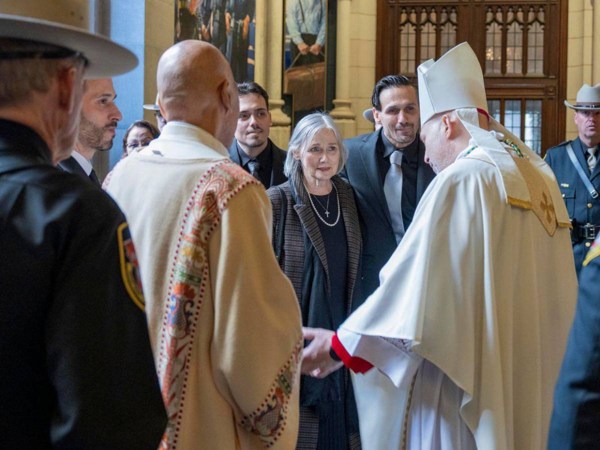 Con una misa pública dan último adiós a Willie Colón, la leyenda de la salsa