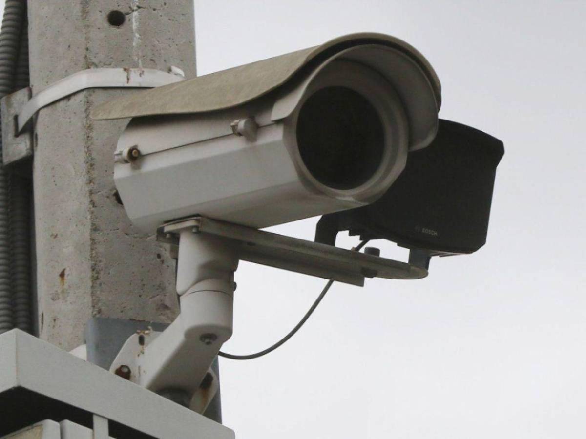 Cuadro a cuadro: Así fue como sujetos dañaron cámaras del 911 en Sipile; uno fue capturado