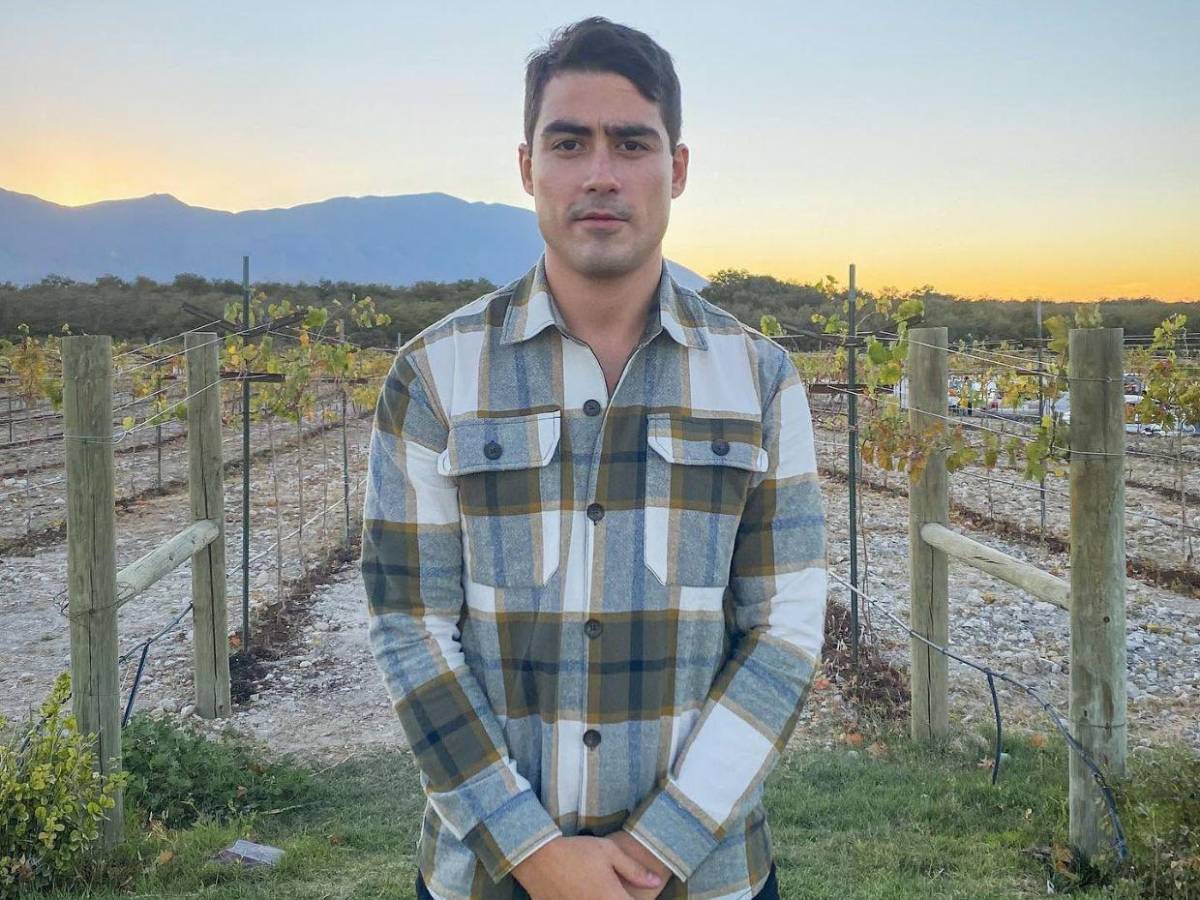 ¿Quién es Samuel Adrián, arrestado por denunciar fábrica de niños trans en Colombia?