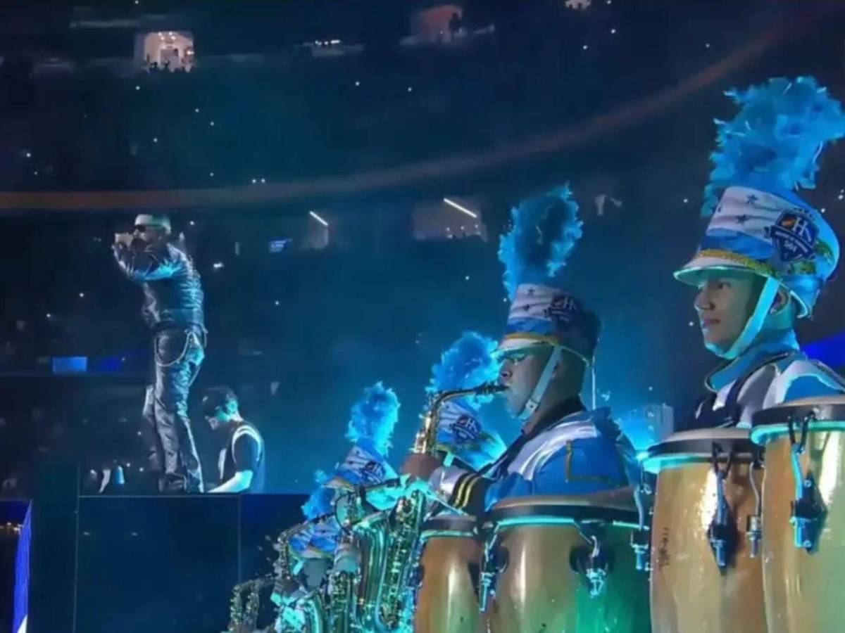 Banda de Marcha Honduras 504 celebra haber logrado lo impensable en el halftime de la NFL