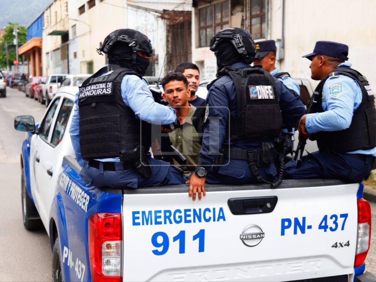 Trasladan a cárcel de máxima seguridad a 6 presuntos pandilleros capturados en San Pedro Sula