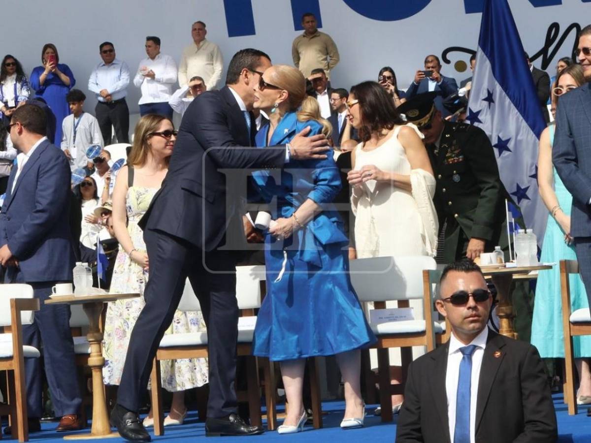 Sobrios y elegantes: los presidentes de los poderes del Estado en desfiles patrios