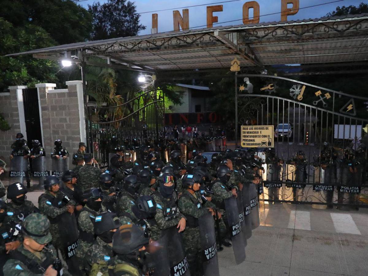 Parálisis del CNE, violencia frente al Infop y denuncia de golpe: tres semanas de crisis electoral