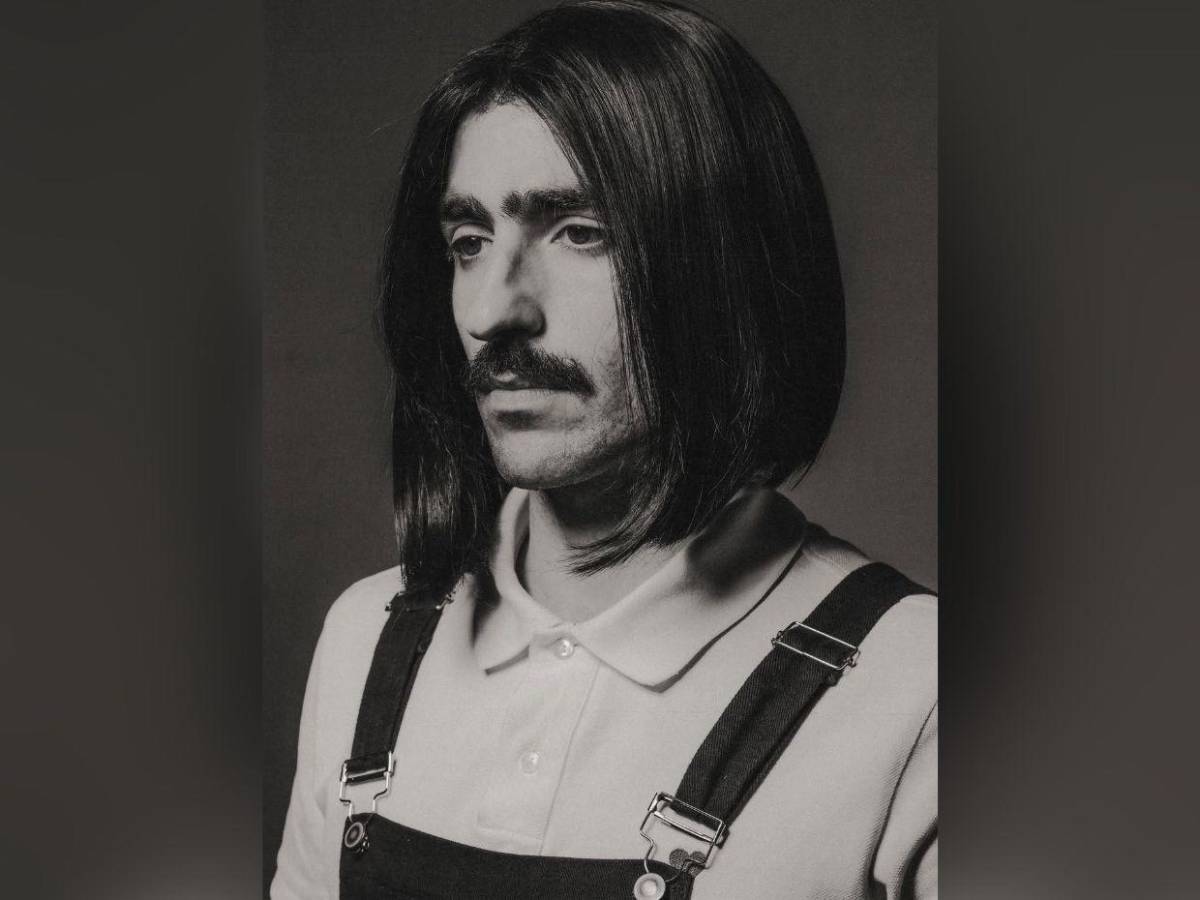 ¿Hipnotizado? Jezzini, ahora “Zzini”, reaparece generando polémica