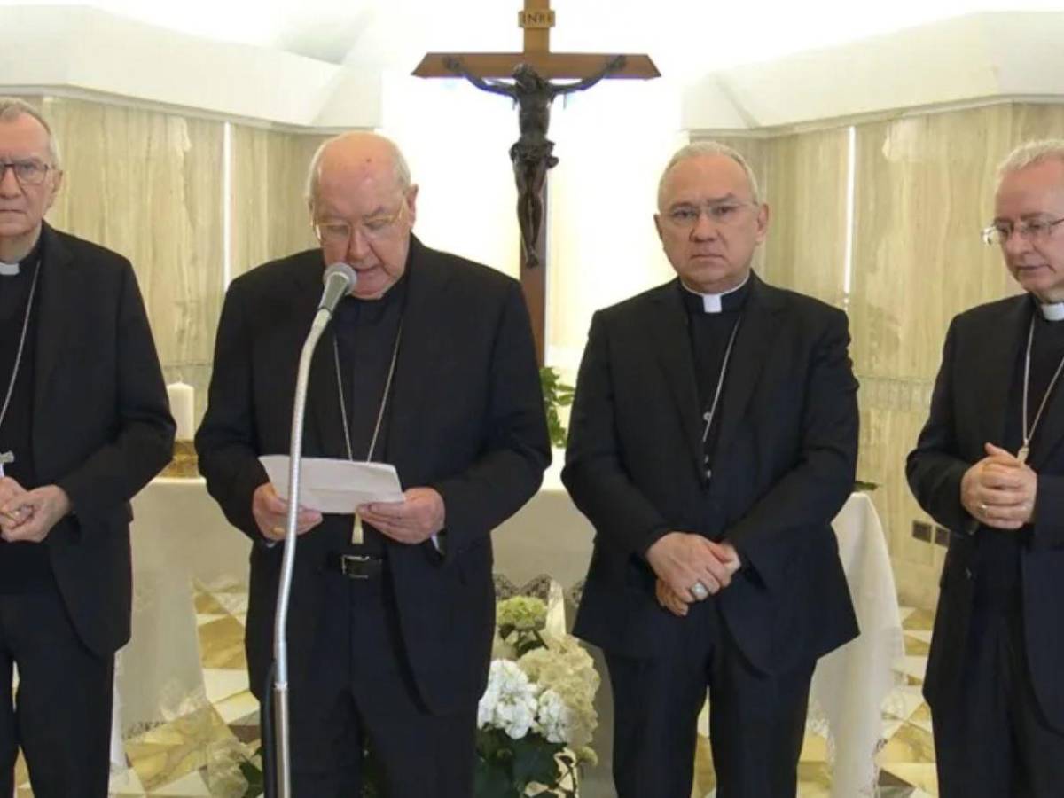 ¿Quién es Kevin Farrell, camarlengo encargado del Vaticano y pieza en la elección del nuevo papa?