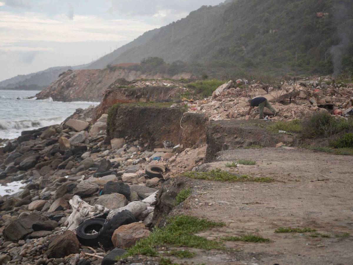 FOTOS: Más de 1,2 millones de toneladas de escombros complican reconstrucción en Venezuela