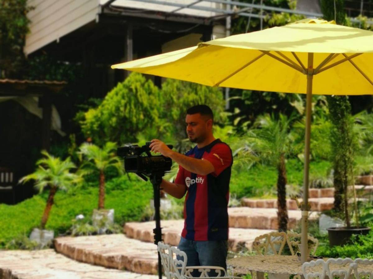 Así era Josué García, camarógrafo hallado muerto en su habitación en El Pedregal