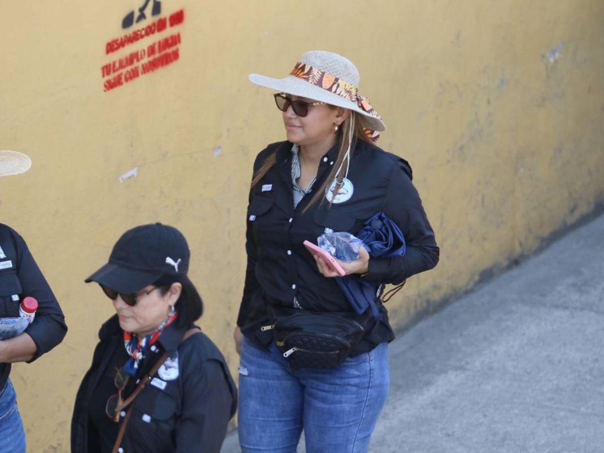Entre consignas y sonrisas: ellas brillaron en la marcha del Día del Trabajador en la capital