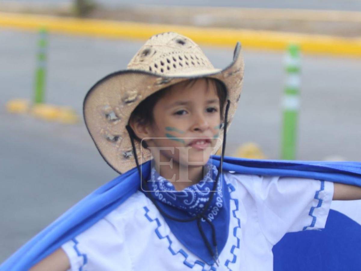 En fotos: los trajes típicos más destacados en los desfiles patrios de las escuelas en Tegucigalpa
