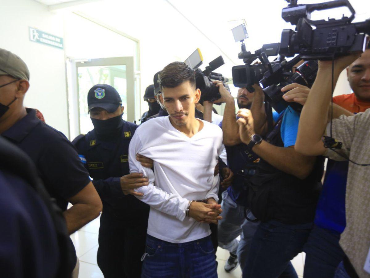 “Asesino de niños”: Golpes e insultos en audiencia contra padrastro que mató a menor de cinco años