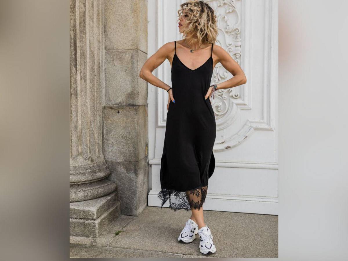El vestido lencero prenda clave en 2025: sexy, versátil y en tendencia