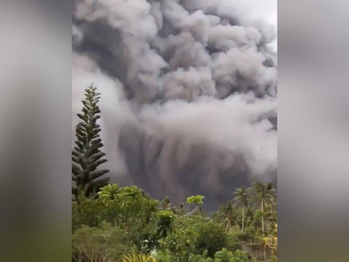 Imágenes de la actividad del volcán Mayón: Evacuan a 1,500 familias en Filipinas