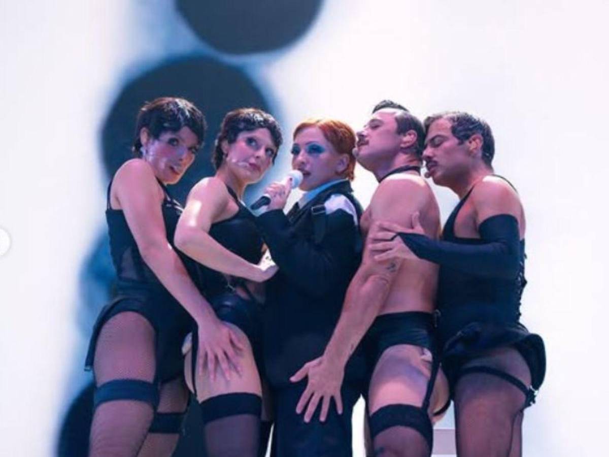 Mon Laferte lista hoy para su cita Femme Fatale Tour en Tegucigalpa