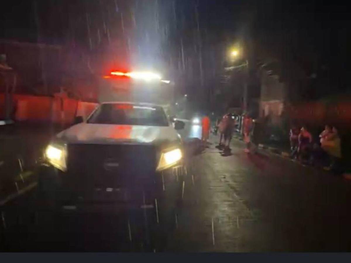 Quedó junto a su bicicleta: Vehículo a exceso de velocidad mata ciclista en Puerto Cortés