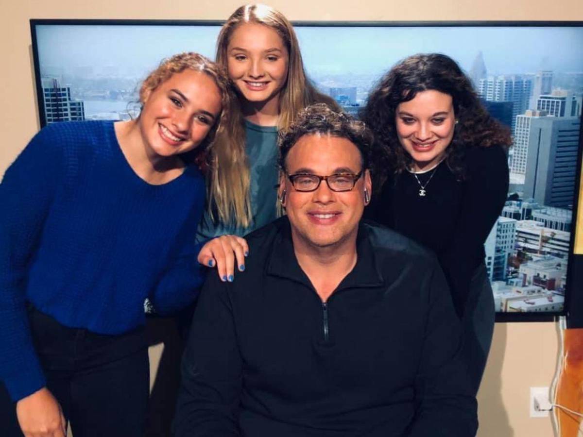 Dafne, la hija de David Faitelson que se graduó de dos carreras y aspira a estudiar medicina Dafne, la hija de David Faitelson que se graduó de dos carreras y aspira a estudiar medicina