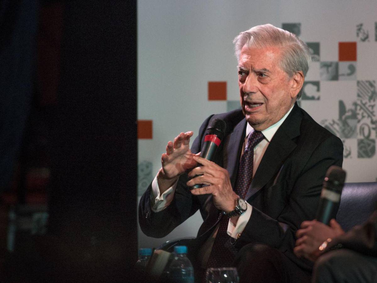 Los amores escandalosos de Mario Vargas Llosa: de su tía Julia a Isabel Preysler