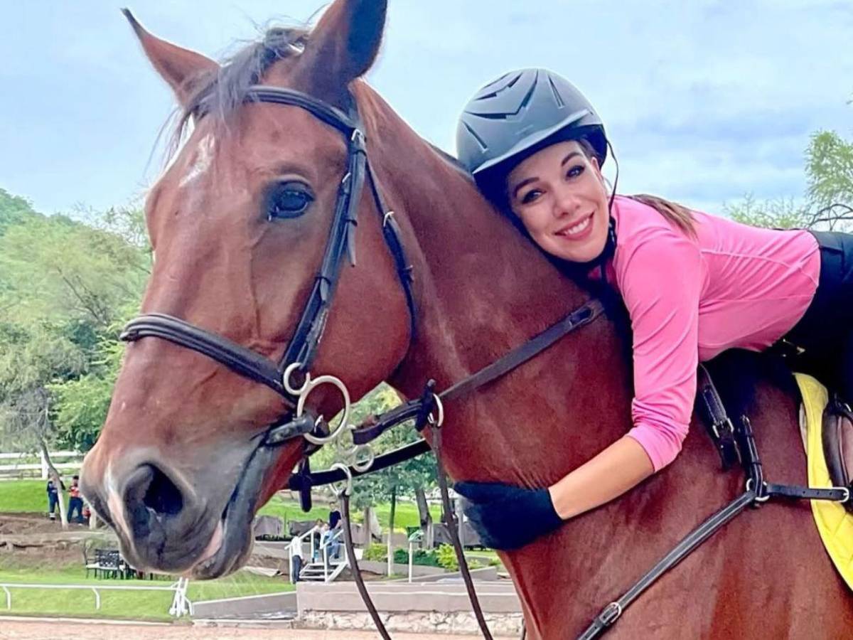 ¿Quién era Débora Estrella, conductora que murió en fatal accidente de avión?