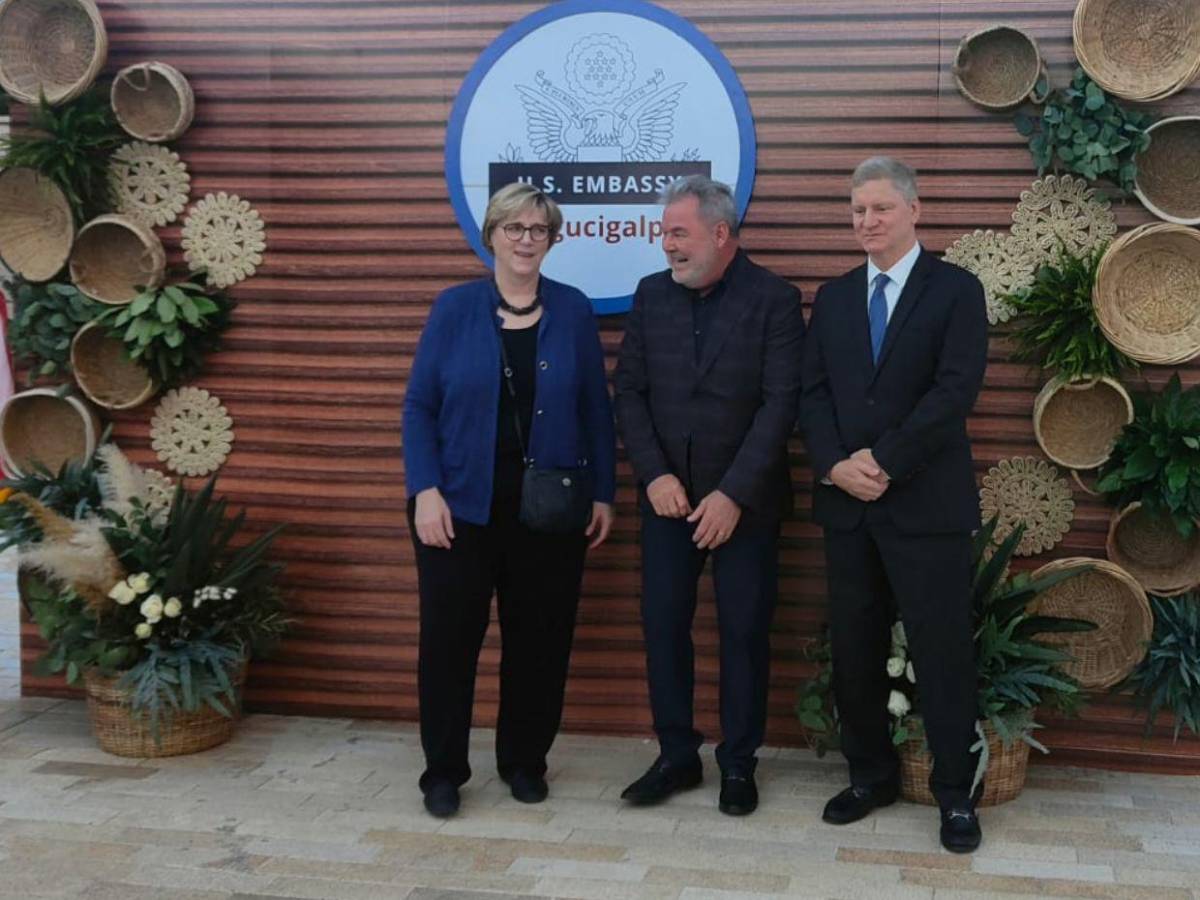 Personalidades presentes en la inauguración de la nueva embajada de EUA