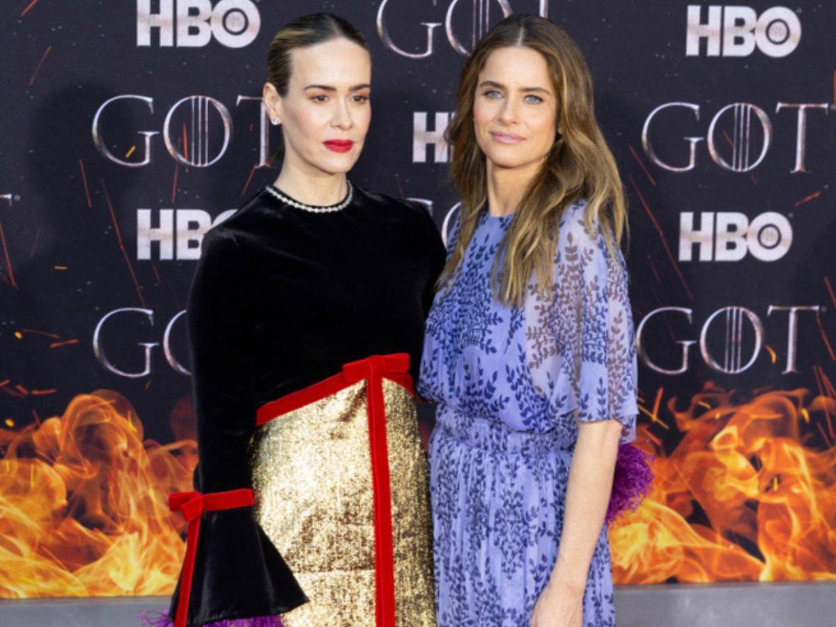 Amanda Peet, diagnosticada con cáncer de mama mientras sus padres morían