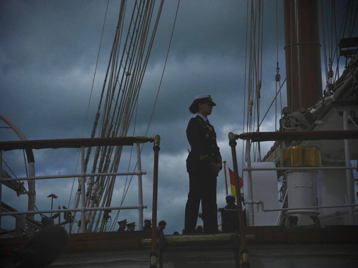 Princesa Leonor se embarca en el buque Elcano; estará en alta mar seis meses Princesa Leonor se embarca en el buque Elcano; estará en alta mar seis meses