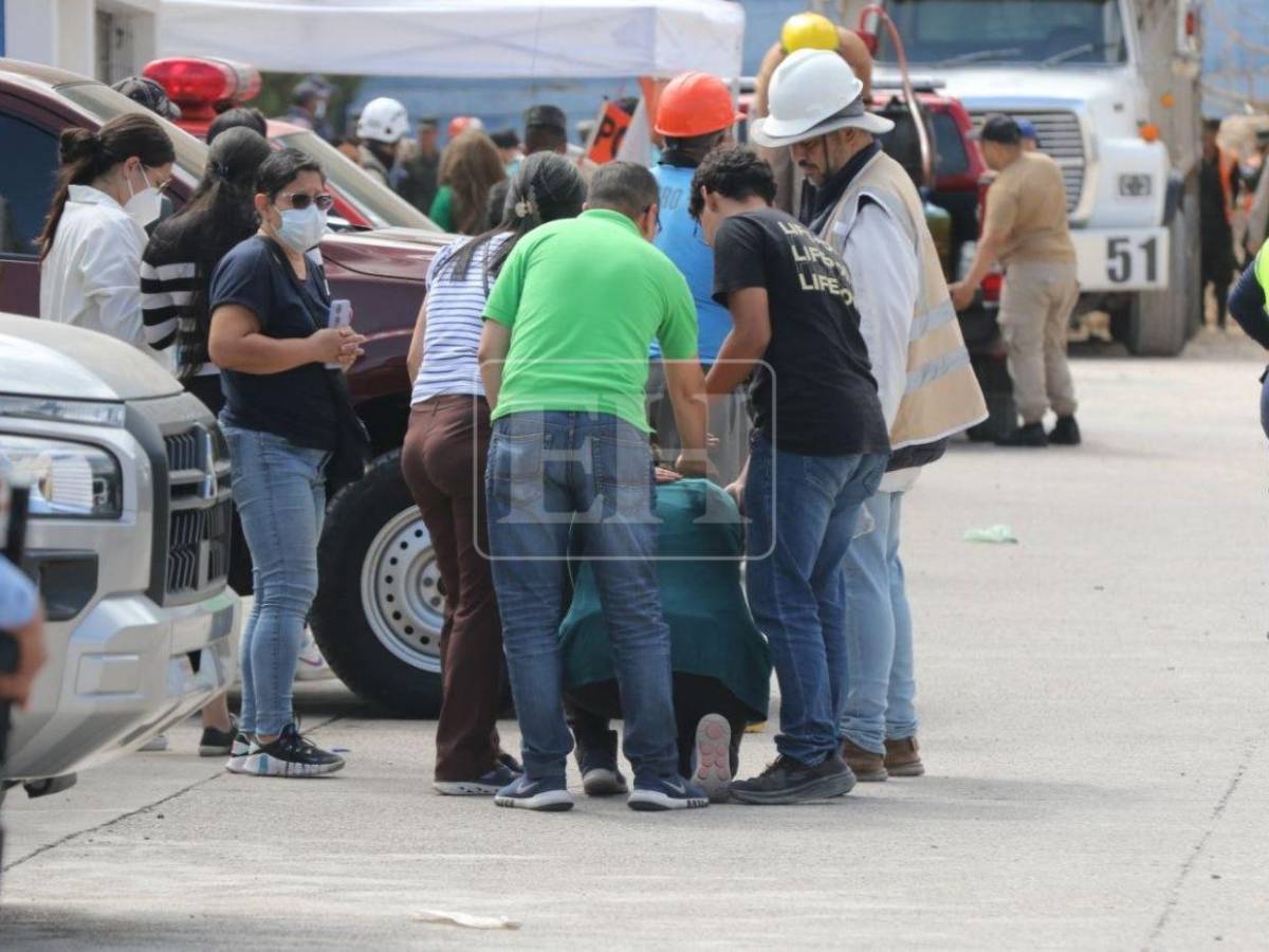 Desgarradoras imágenes de la familia de Félix Núñez tras encontrar su cuerpo en el anillo periférico