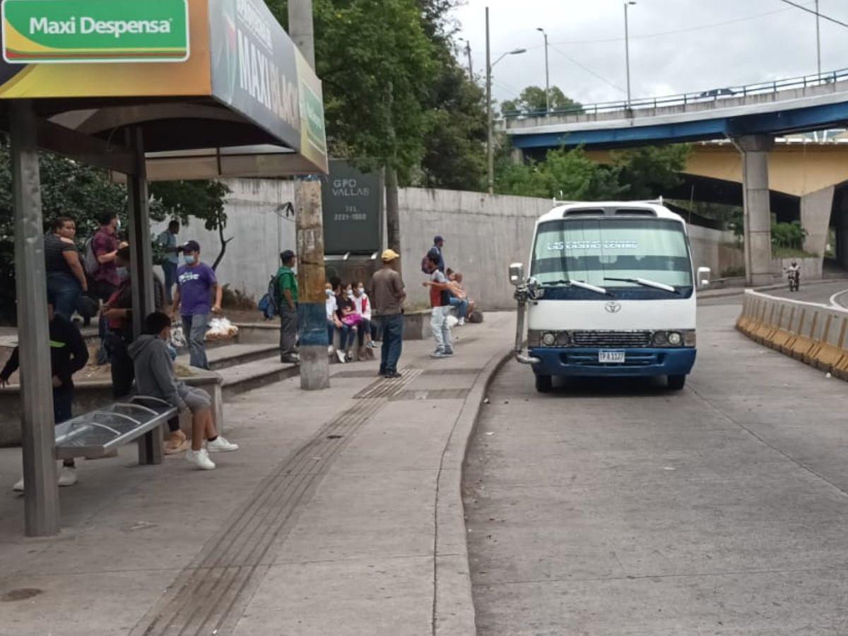 Atentan contra un conductor de rapidito en la capital