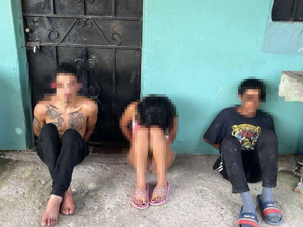 Ropa tirada y sangre: así era la cuartería donde hallaron dos cuerpos encostalados bajo una cama