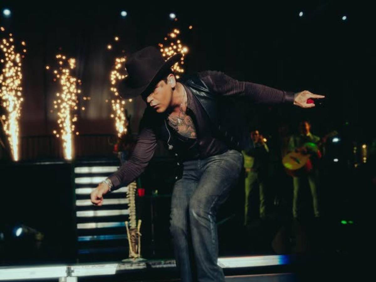 Visas negadas frustran la gira de Christian Nodal: Músicos no pudieron entrar a Estados Unidos
