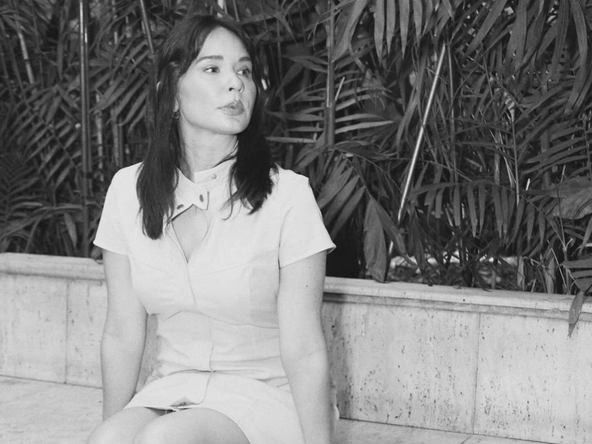Adriana Louvier revela que perdió tres embarazos y tomó una decisión junto a su esposo Guto Salas