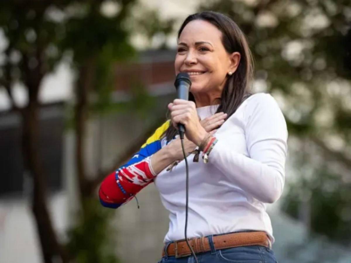 Una ruta secreta y un mensaje confirmando su paradero: ¿Cómo salió María Corina Machado de Venezuela?