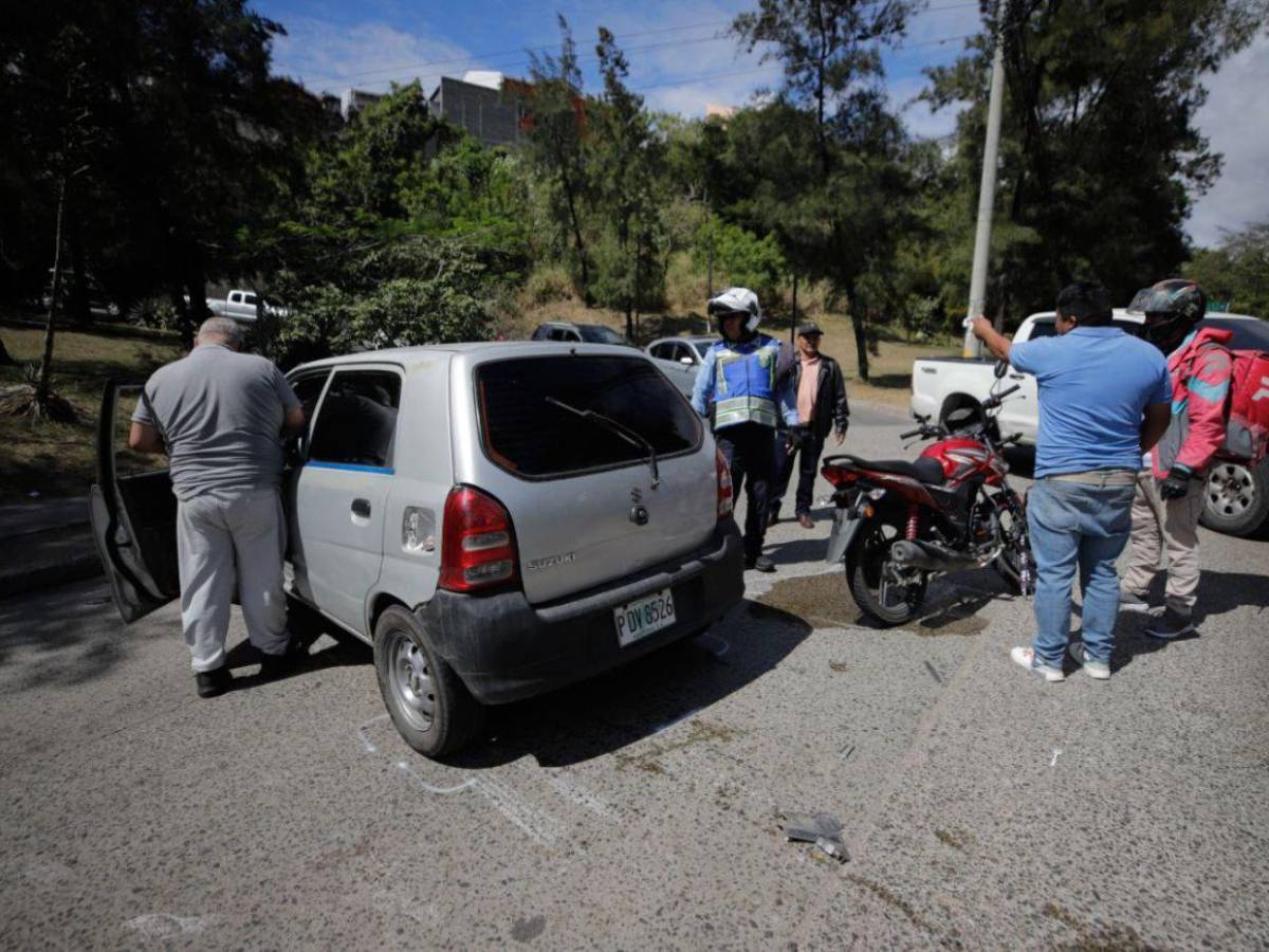 Herido de gravedad: Joven repartidor es embestido por un turismo en Loarque