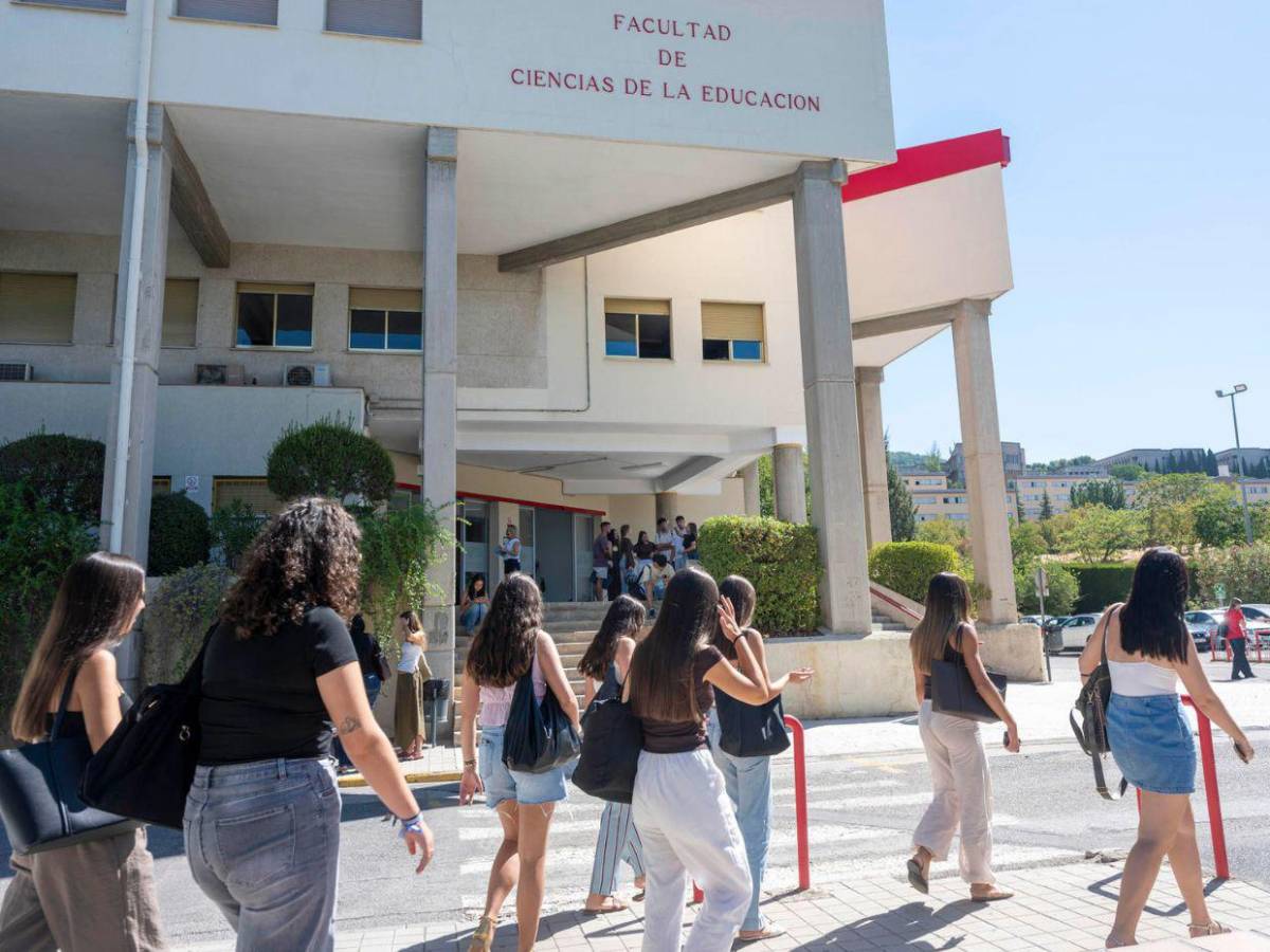 Duelo y un minuto de silencio en España tras el asesinato de estudiante en México