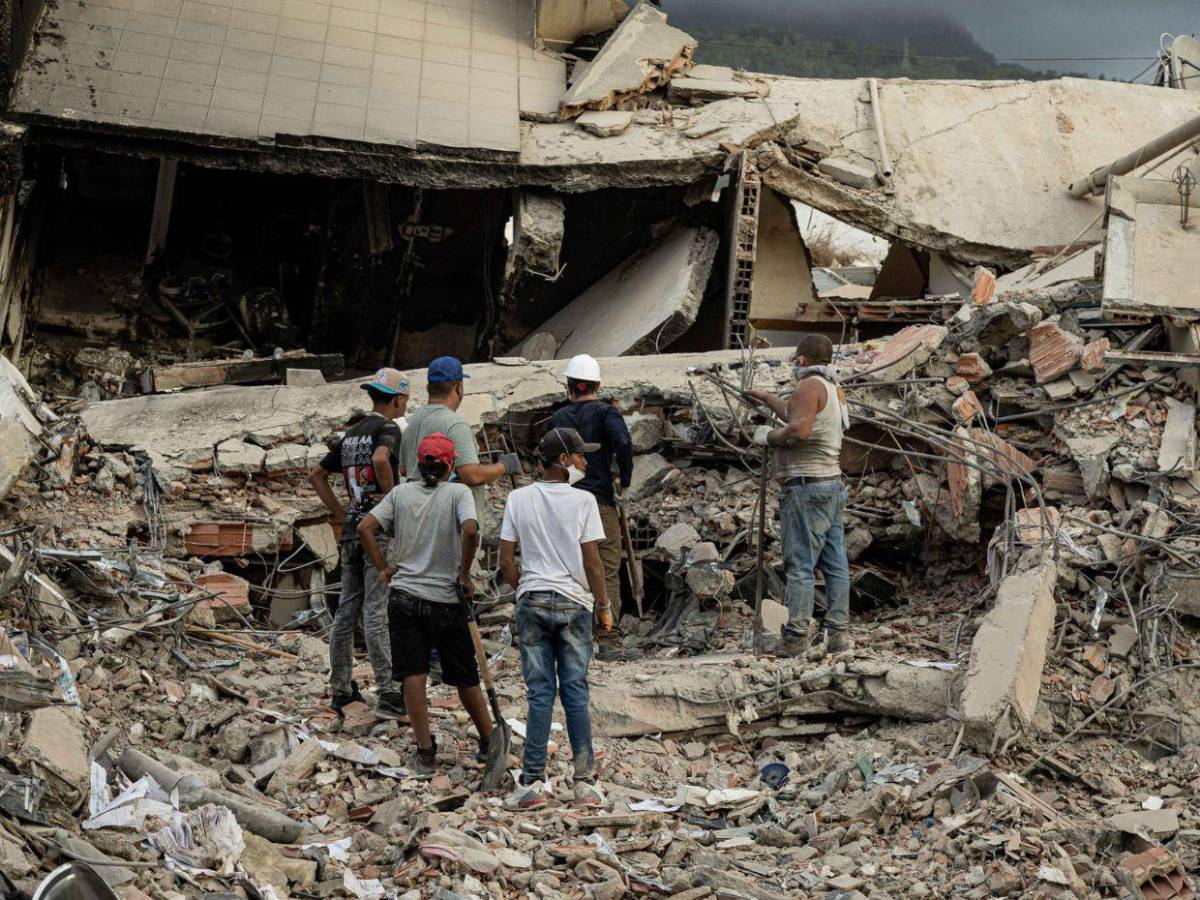 Se elevan a 1,450 las personas fallecidas por el doble terremoto en Venezuela