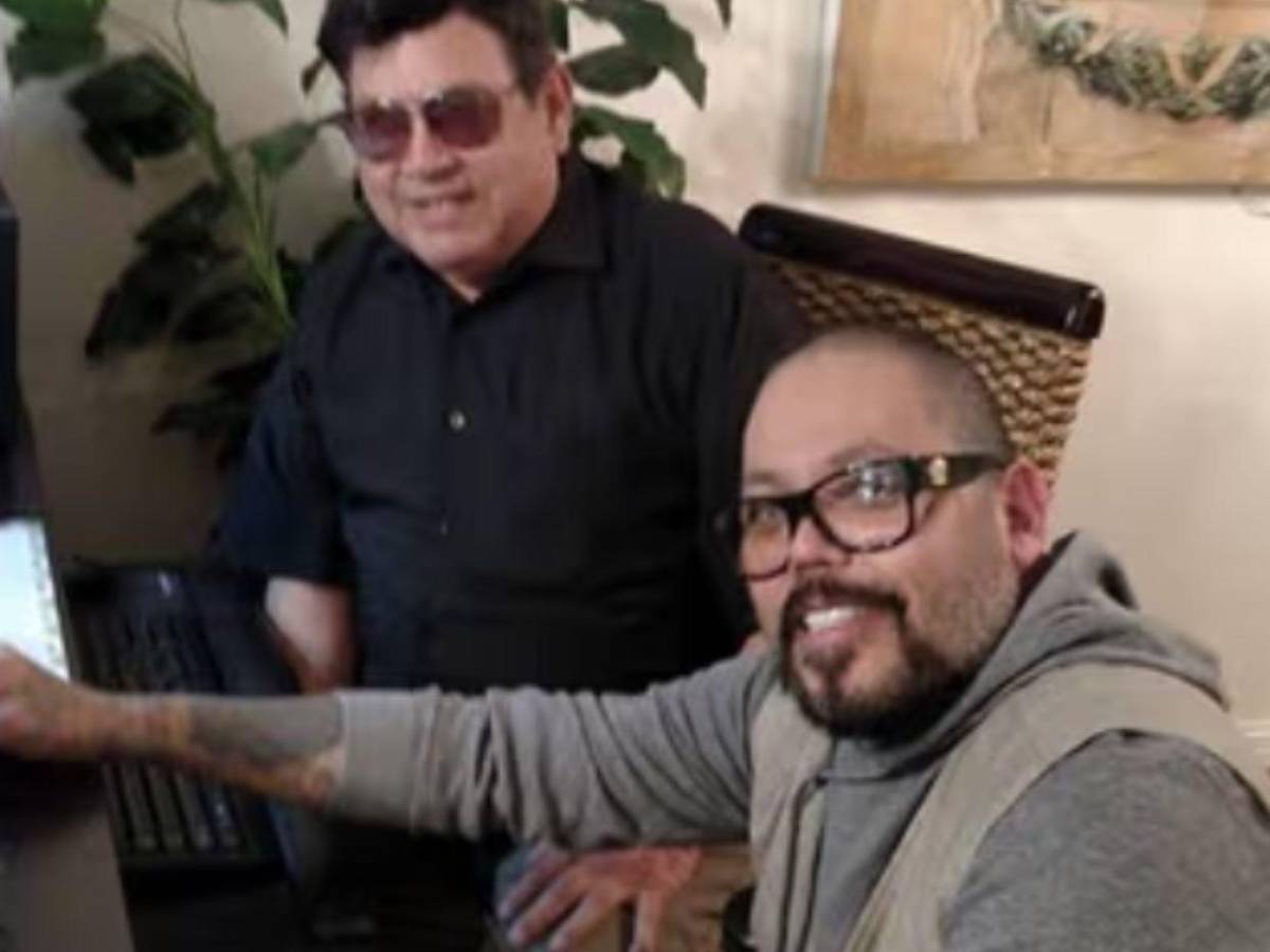 ¿Cuál fue el mensaje de A.B. Quintanilla tras la muerte de su padre, Abraham Quintanilla?