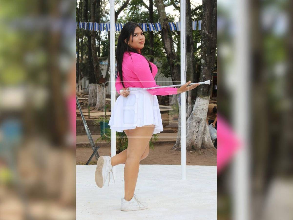 Con elegancia y precisión, palillonas del INTAE preparan su presentación para el 15 de septiembre